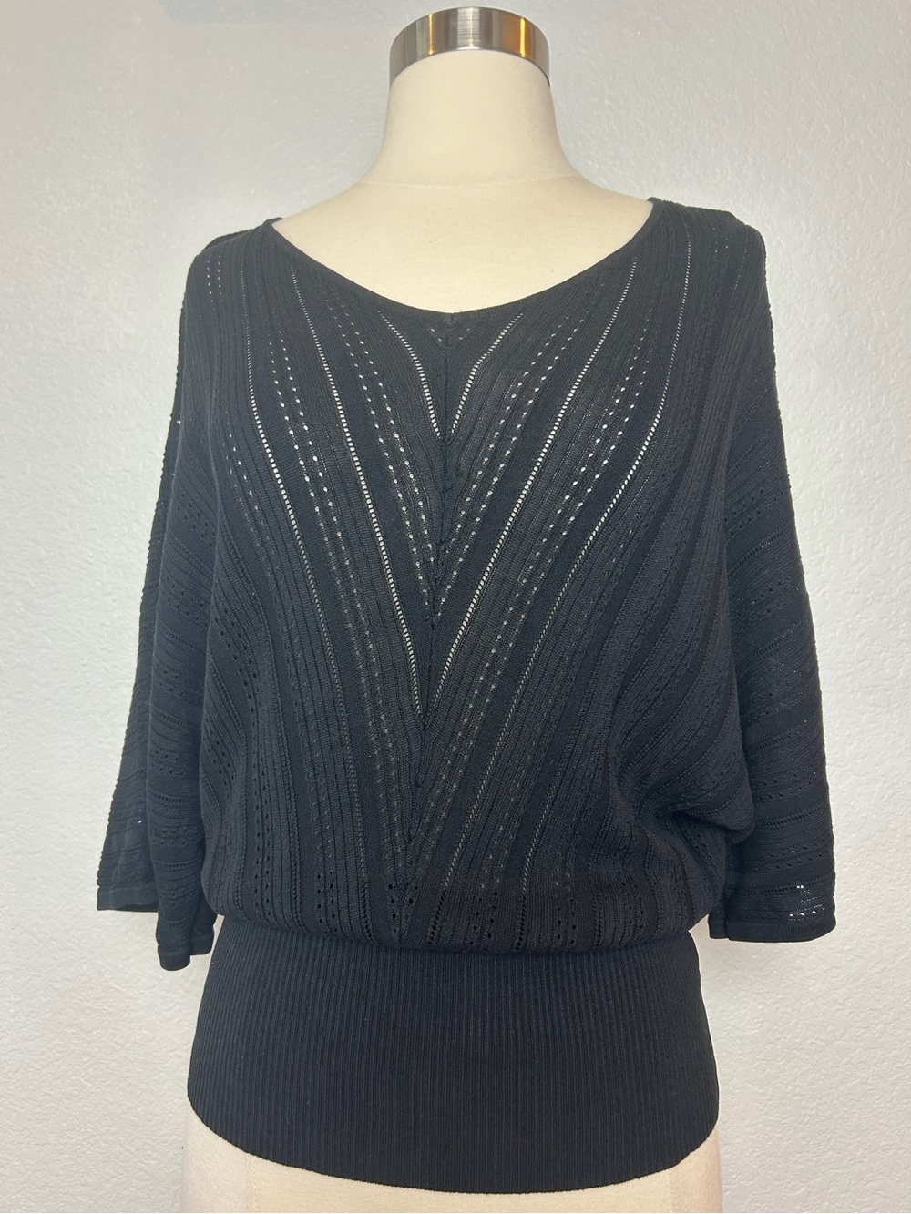 White House Black Market Sweater Womens XS Black Silk Blend Dolman Sleeves VNeck